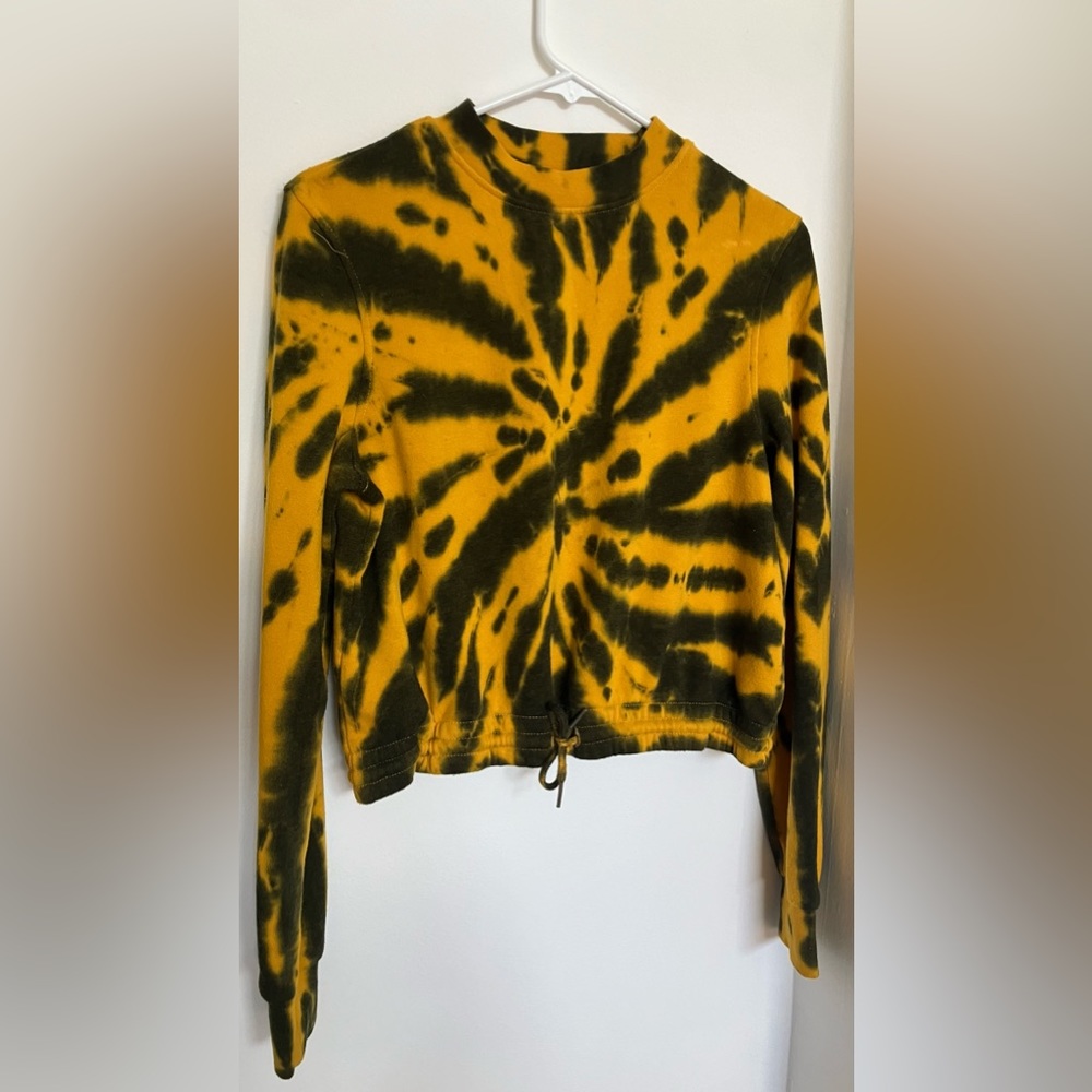 Small cropped sweater